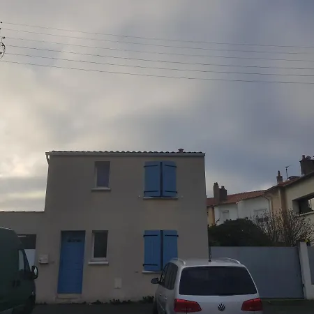 Appartement Chaleureux T2 30 m2 et sa terrasse bois 16 m2 à La Rochelle  Extérieur photo