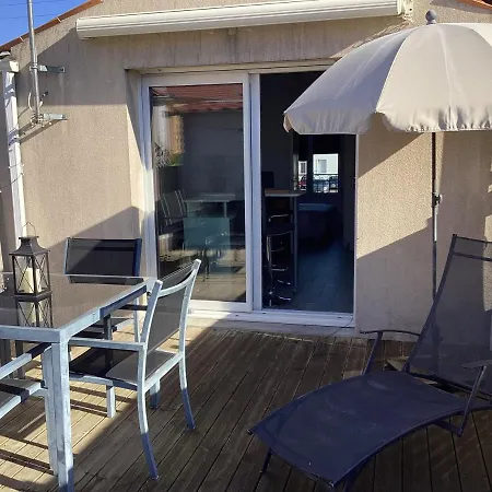 Appartement Chaleureux T2 30 m2 et sa terrasse bois 16 m2 à La Rochelle  Extérieur photo